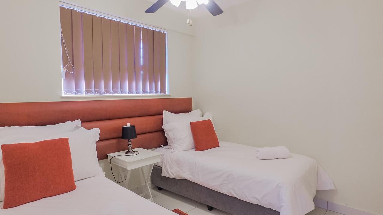 South Coast Beachfront Holiday Apartments Amanzimtoti Dış mekan fotoğraf