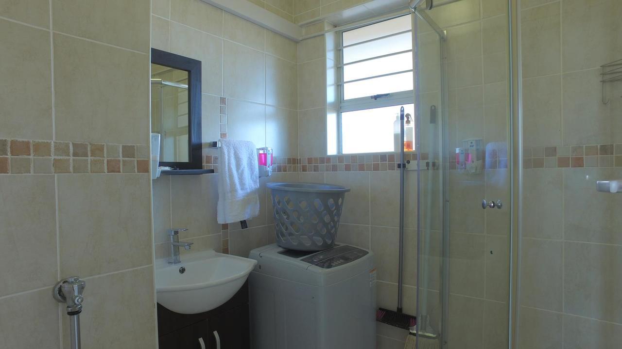 South Coast Beachfront Holiday Apartments Amanzimtoti Dış mekan fotoğraf